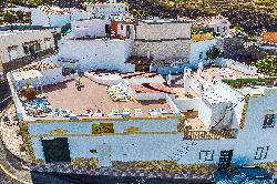 Magnifico Casa con 12 Dormitorios